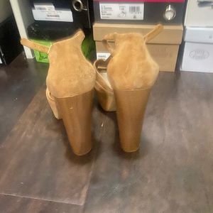 Jessica Simpson platform heels